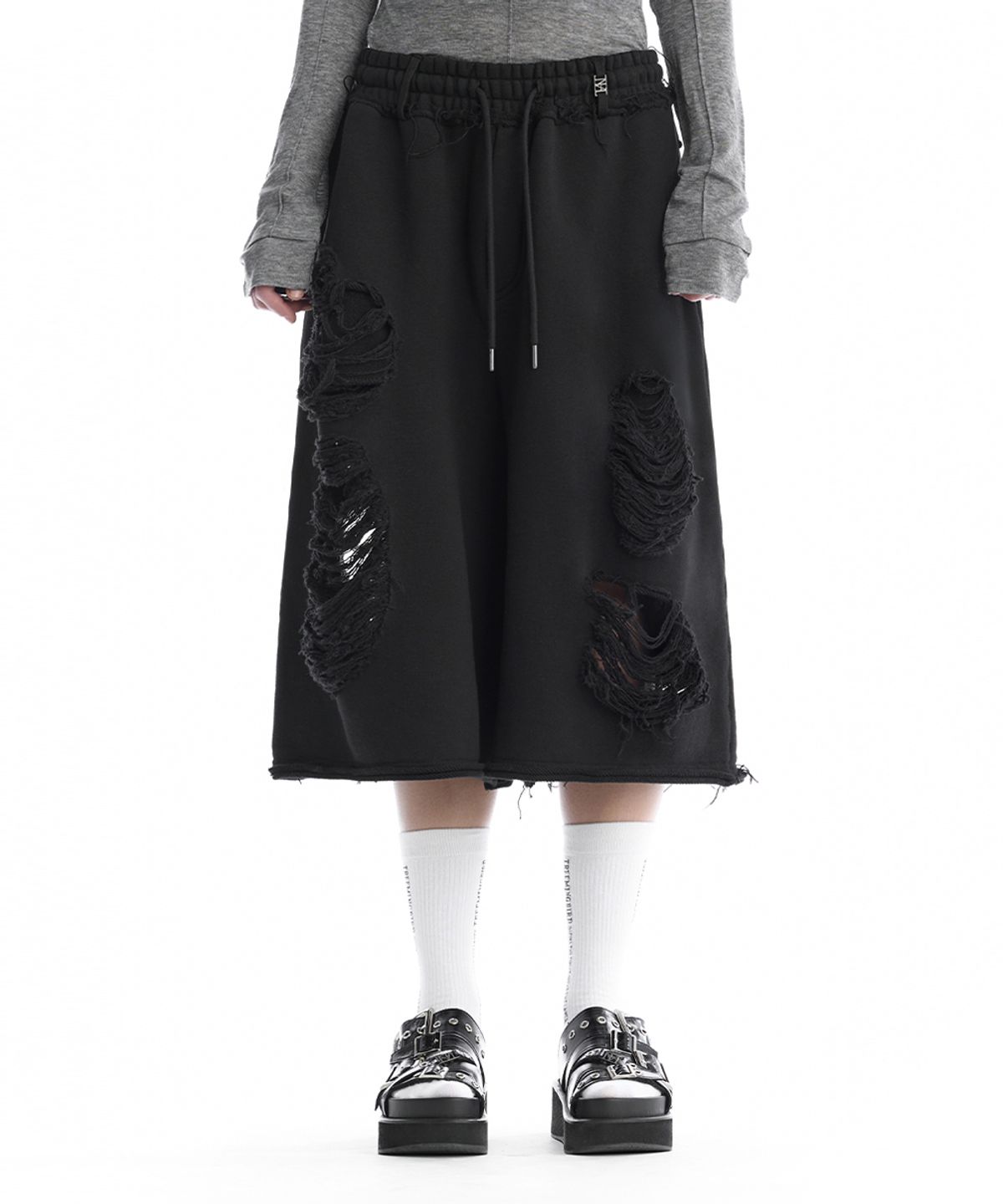 트리밍버드(TREEMINGBIRD) Scratch Damage Bermuda Sweat Pants [ Black ]