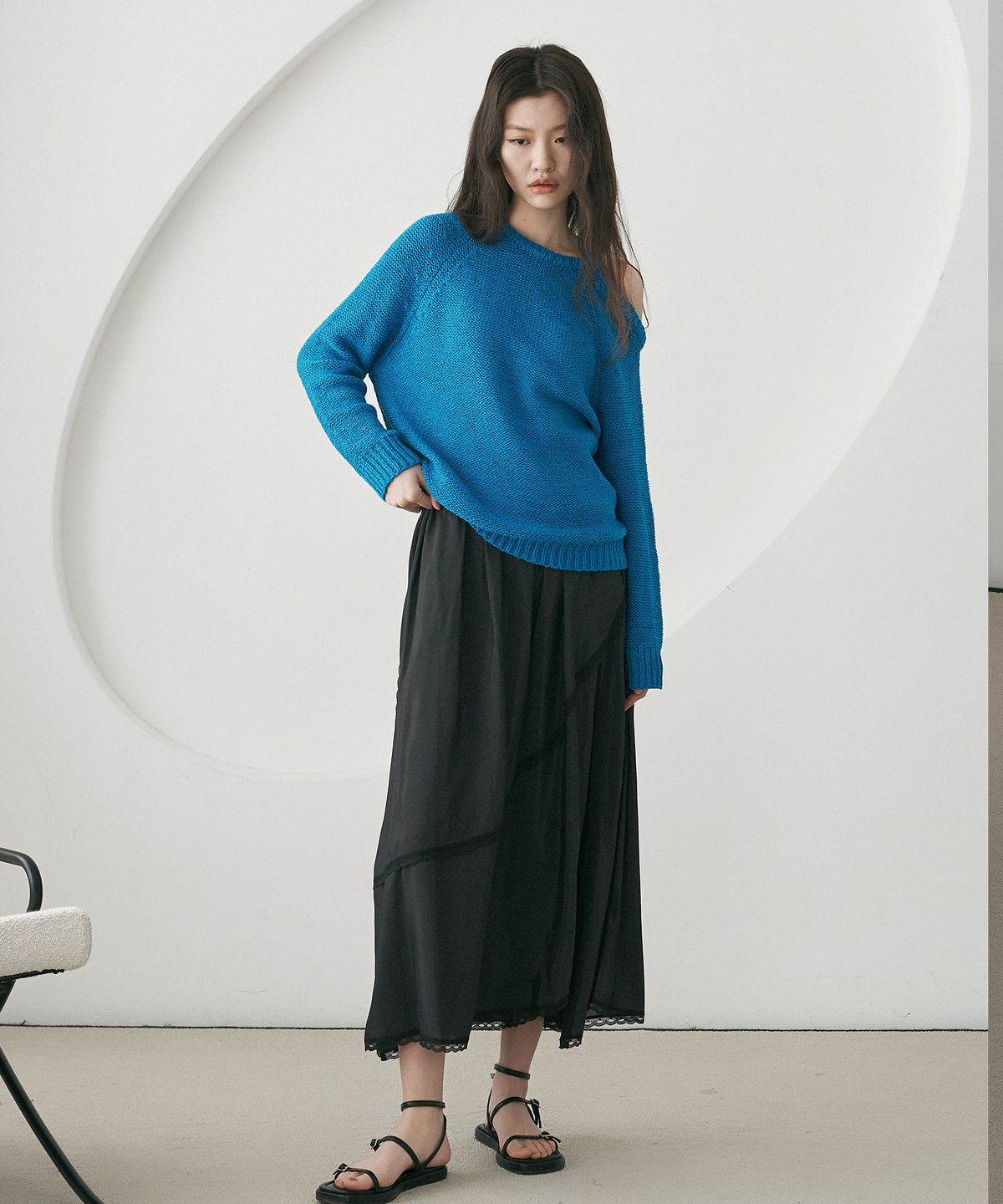 디자인오월(DESIGNOWOL) 리버스 오프 숄더 니트_블루