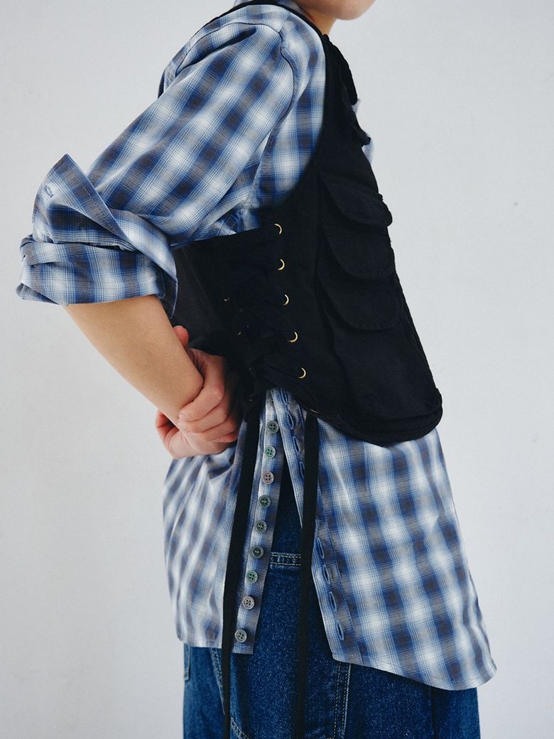 LACE-UP VEST, BLACK