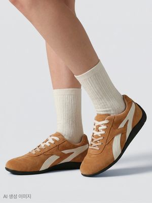 신세틱 스웨이드 로우 스니커즈 HPCR6GA12Q