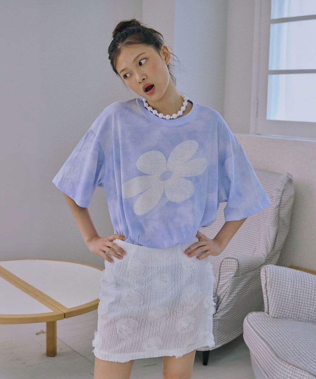 준준스페이스(JUNEJUNE SPACE) Flower Graphic Tee_Light Blue(플라워 그래픽 티셔츠_라이트블루)