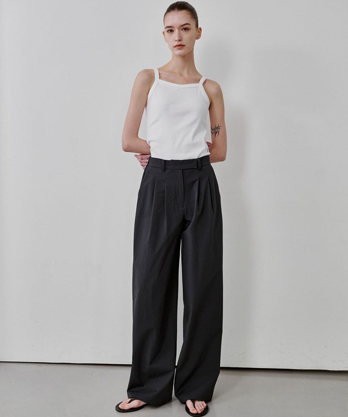 마롭(MALOUPE) 2176 나일론 투턱 팬츠 (다크그레이)
