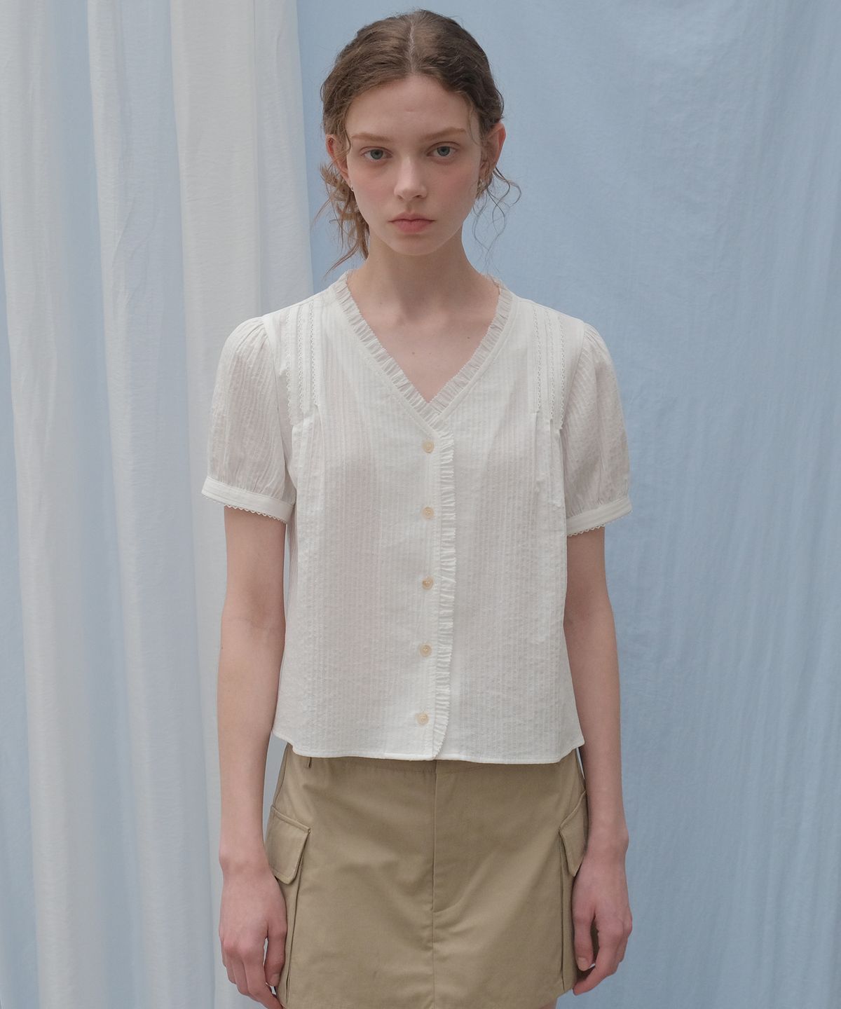 노운베러(KNOWNBETTER) Ruffle lace blouse [KNSS07BL03]_Ivory