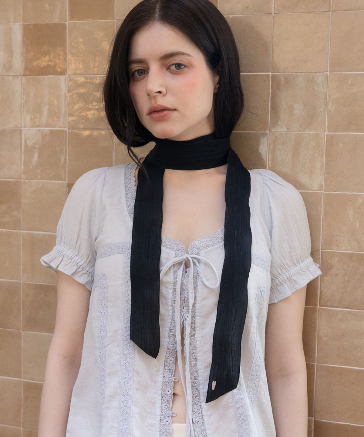 메리모티브(MERRYMOTIVE) Wrinkle Slim Long Scarf (Black)