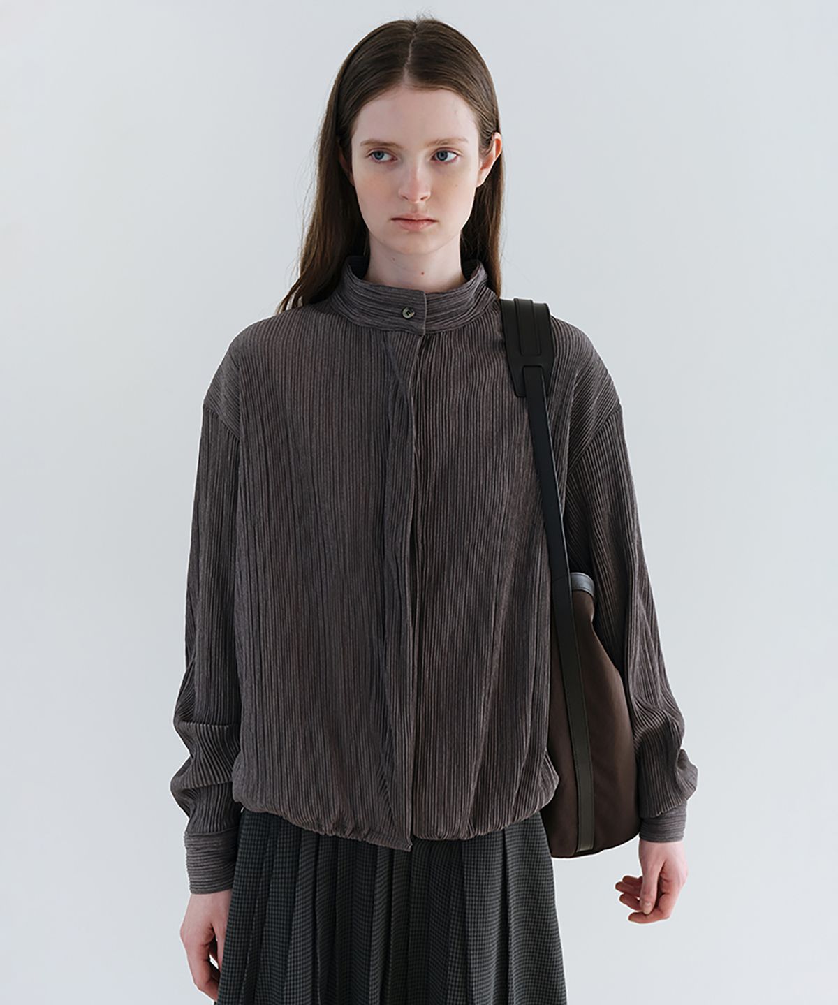 아우브아워(AUBOUR) pleats string blouse (charcoal)