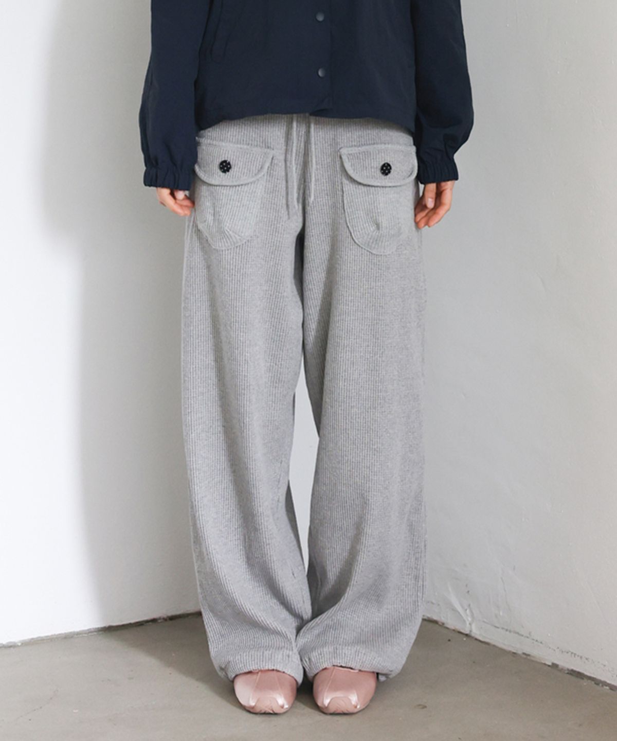 소르디(SORDI) Dot Button Jogger Pants_grey