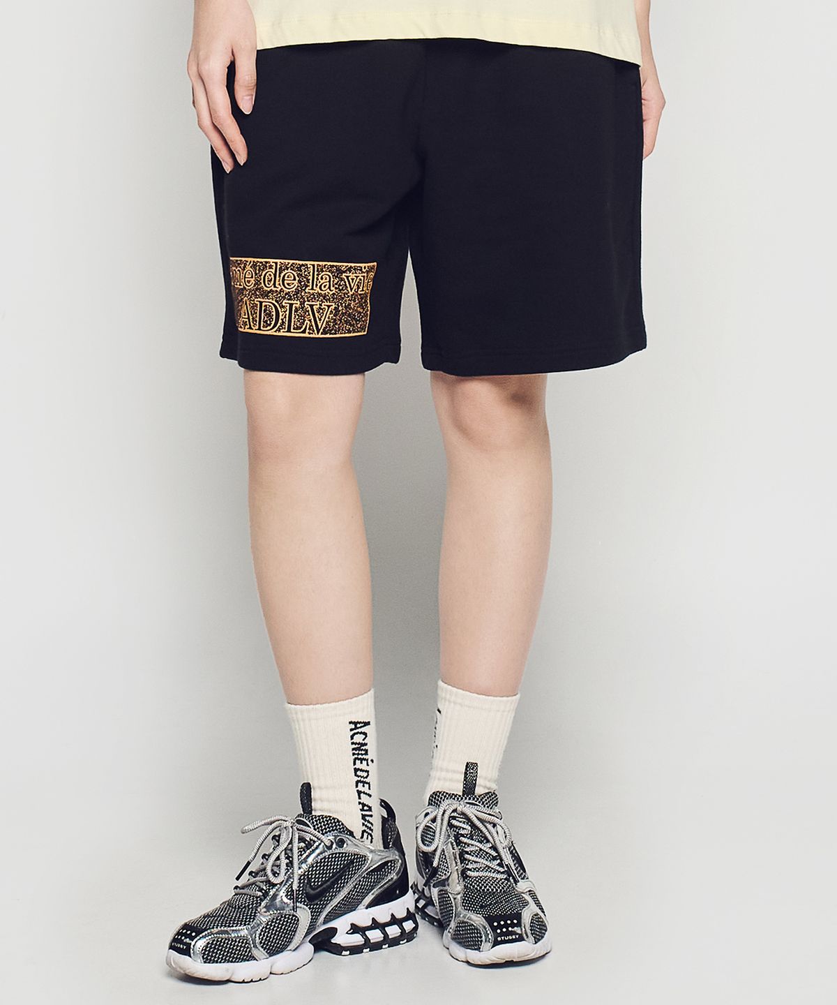 아크메드라비(ACME DE LA VIE) NOISE BOX SHORT PANTS