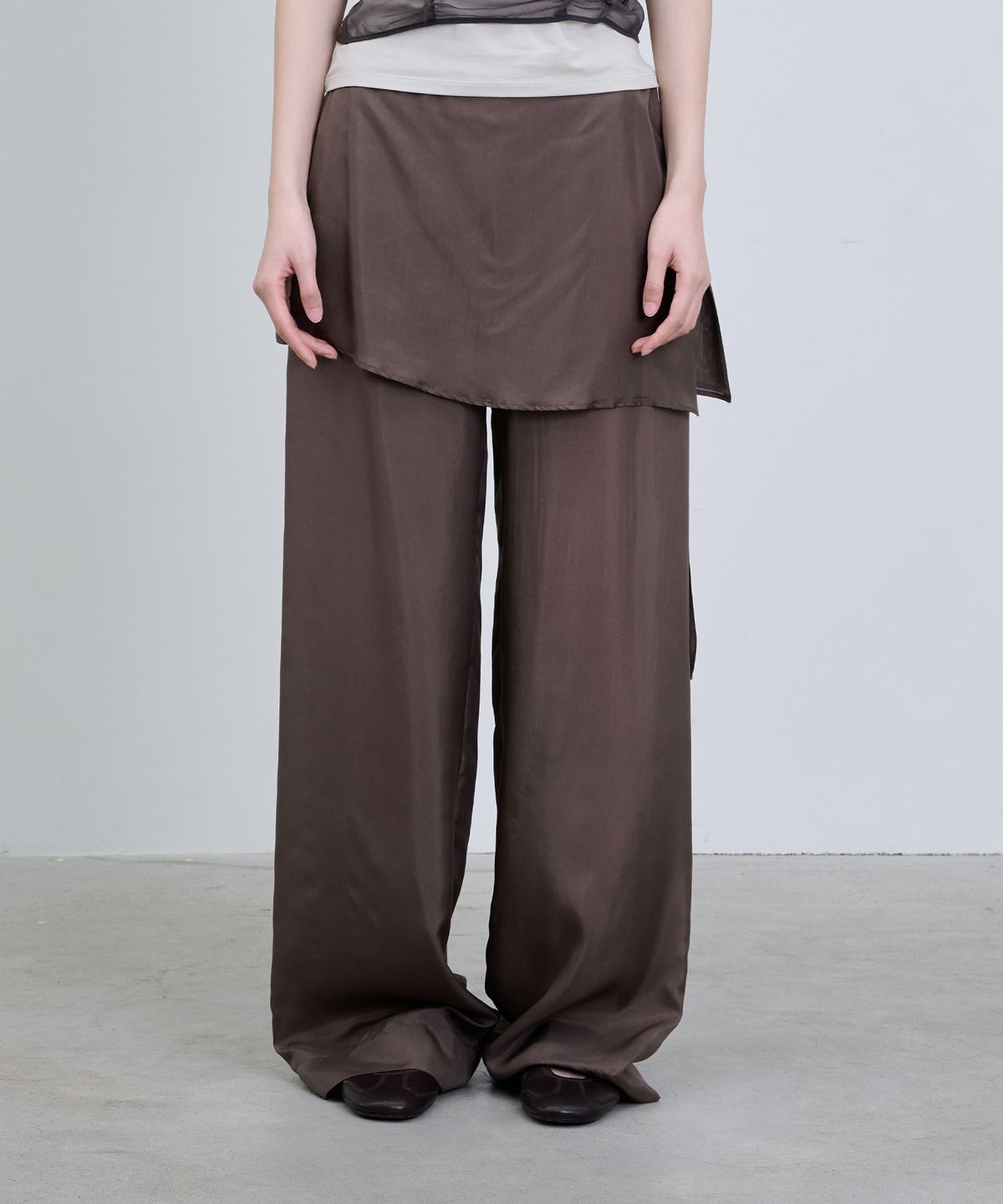 더애틋(THE AÉTUT) Silk Skirt-Layered Pants_Brown