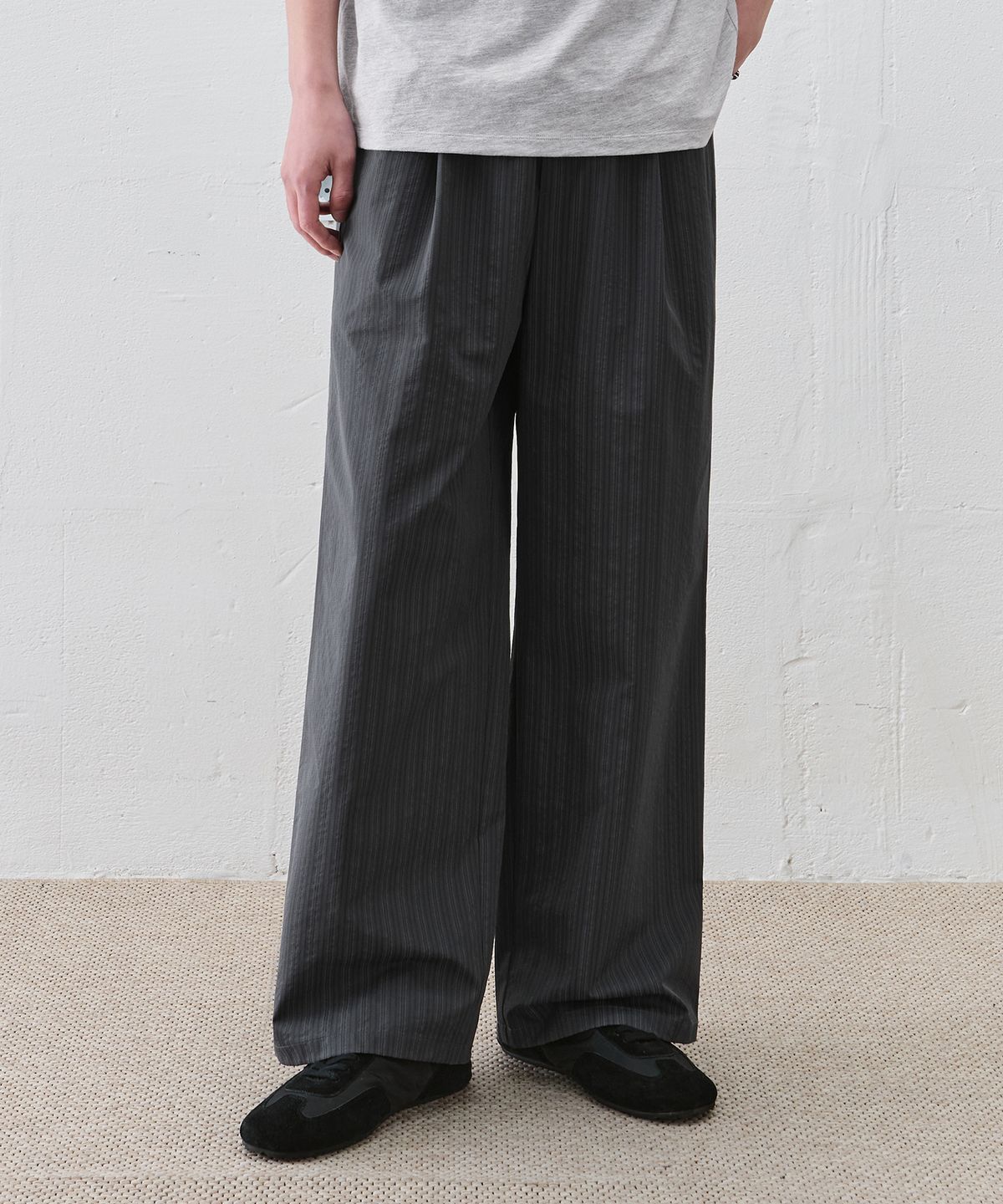 드로우핏(DRAW FIT) 러슬 스트라이프 밴딩 팬츠 [CHARCOAL]