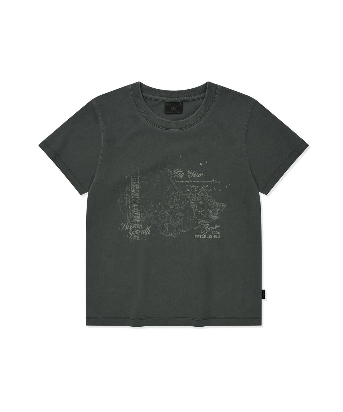 브라운브레스(BROWNBREATH) W SLEEPY TAG PIGMENT TEE - CHARCOAL