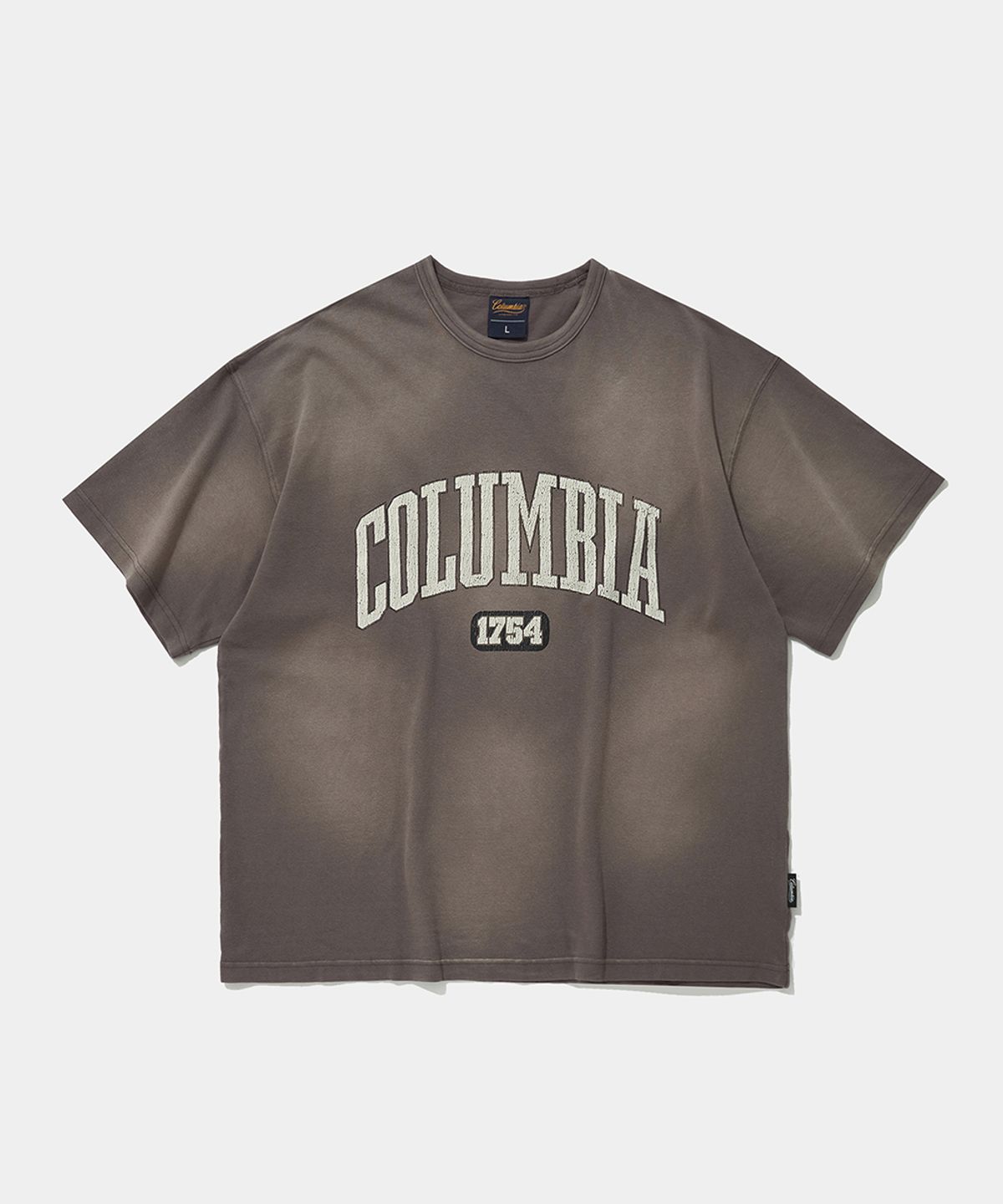 컬럼비아 유니버시티(COLUMBIA UNIVERSITY) CRACK ARCH SPRAY WASHED S/S T-SHIRTS_CHARCOAL