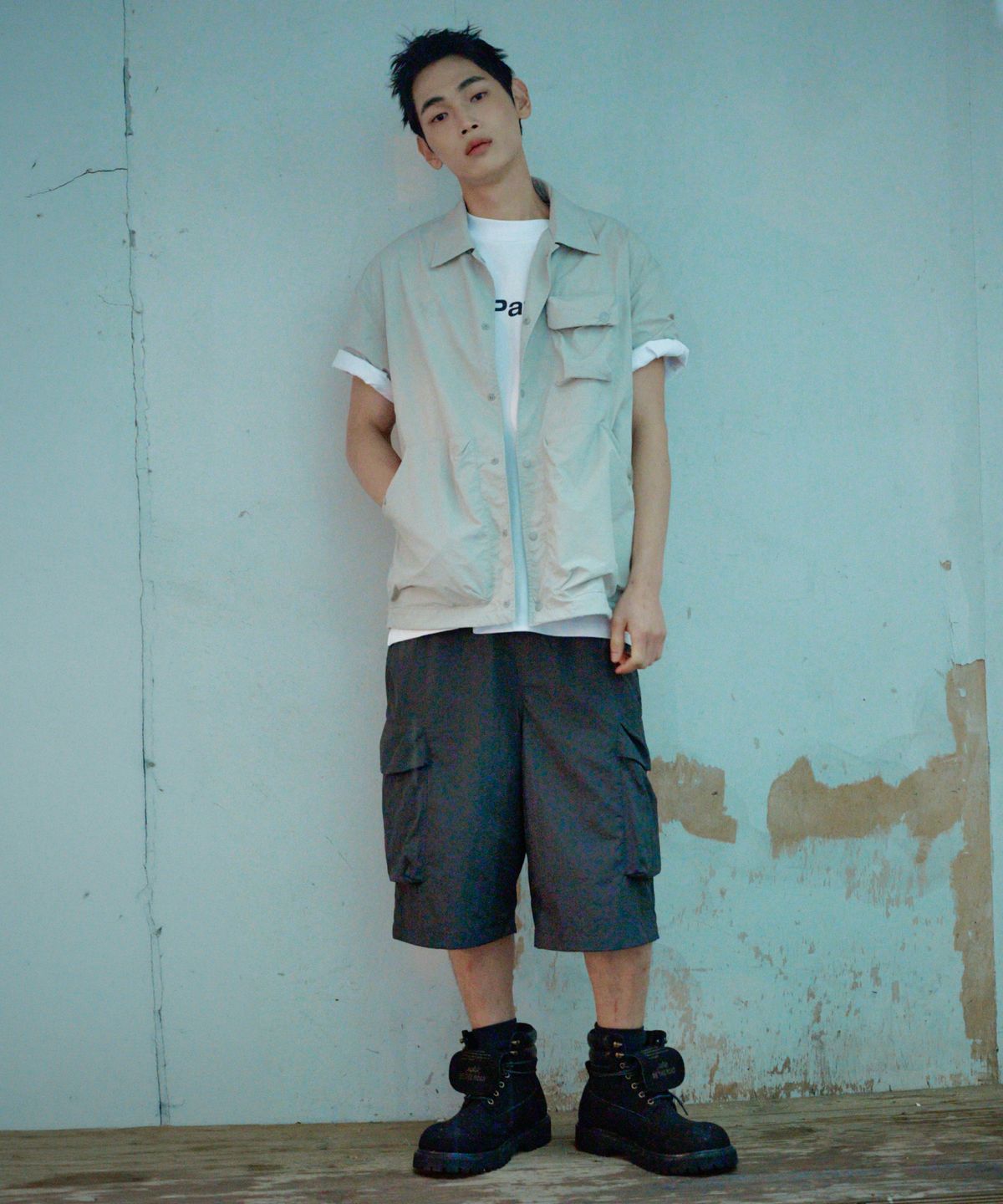칼라파타르(KALAPATTHAR) NYLON SILKY OUT POCKET SHORT-SLEEVED SHIRT - LIGHT GREY