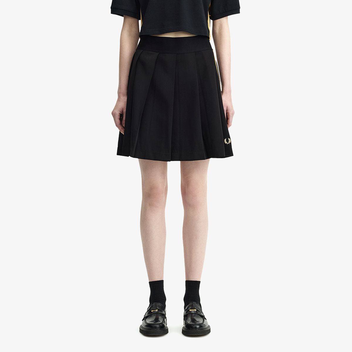 프레드페리(FRED PERRY) [womens] 스트라이프 테잎 플리츠 스커트 - 블랙/샴페인 AFPF2612106-90A