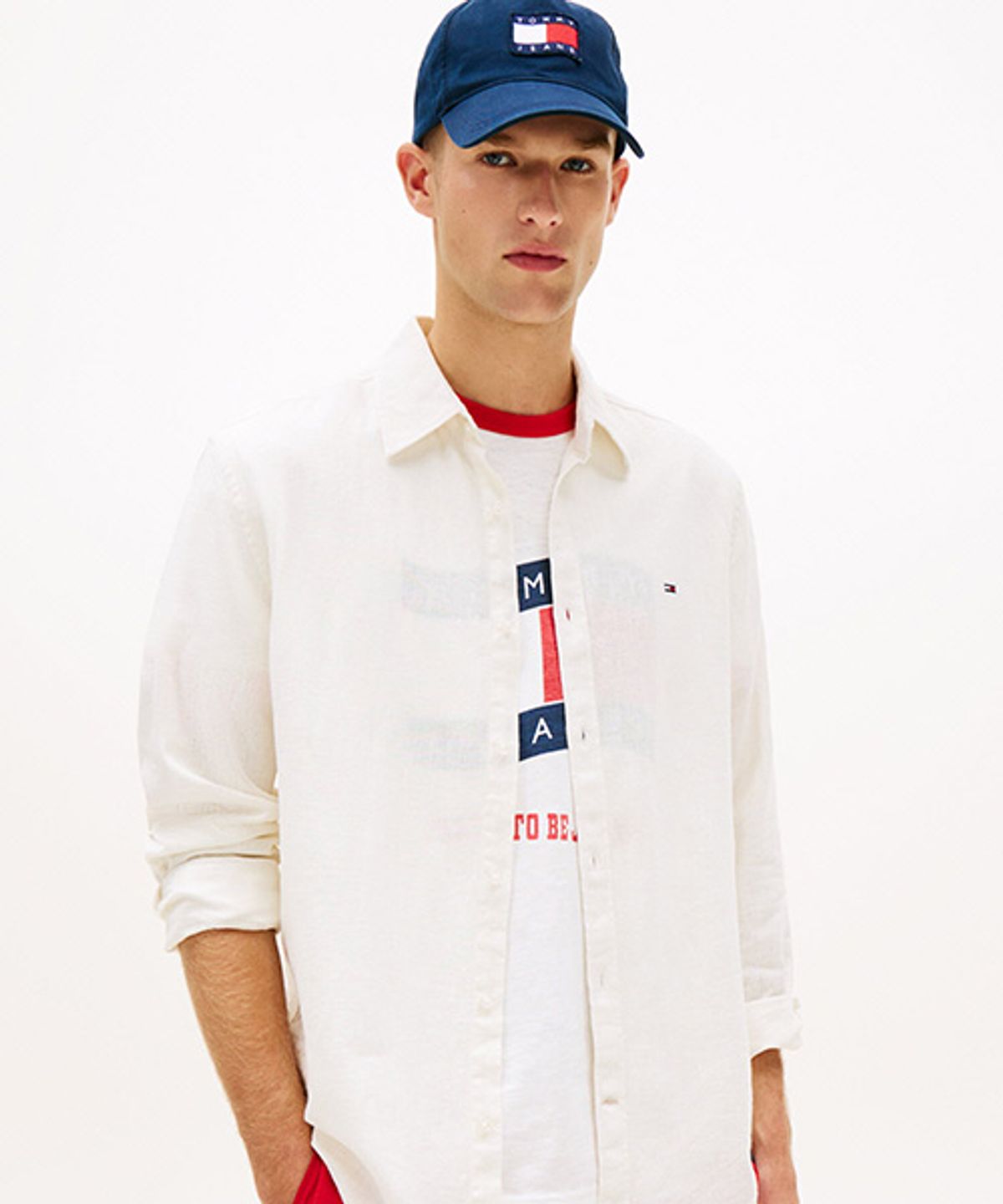 타미진스(TOMMY JEANS) 레귤러 핏 린넨 블렌드 셔츠