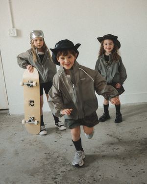 하이크 윈드브레이커