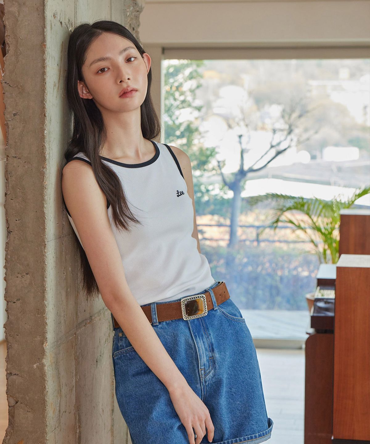 리(LEE) 우먼 라운드넥 슬리브리스 화이트