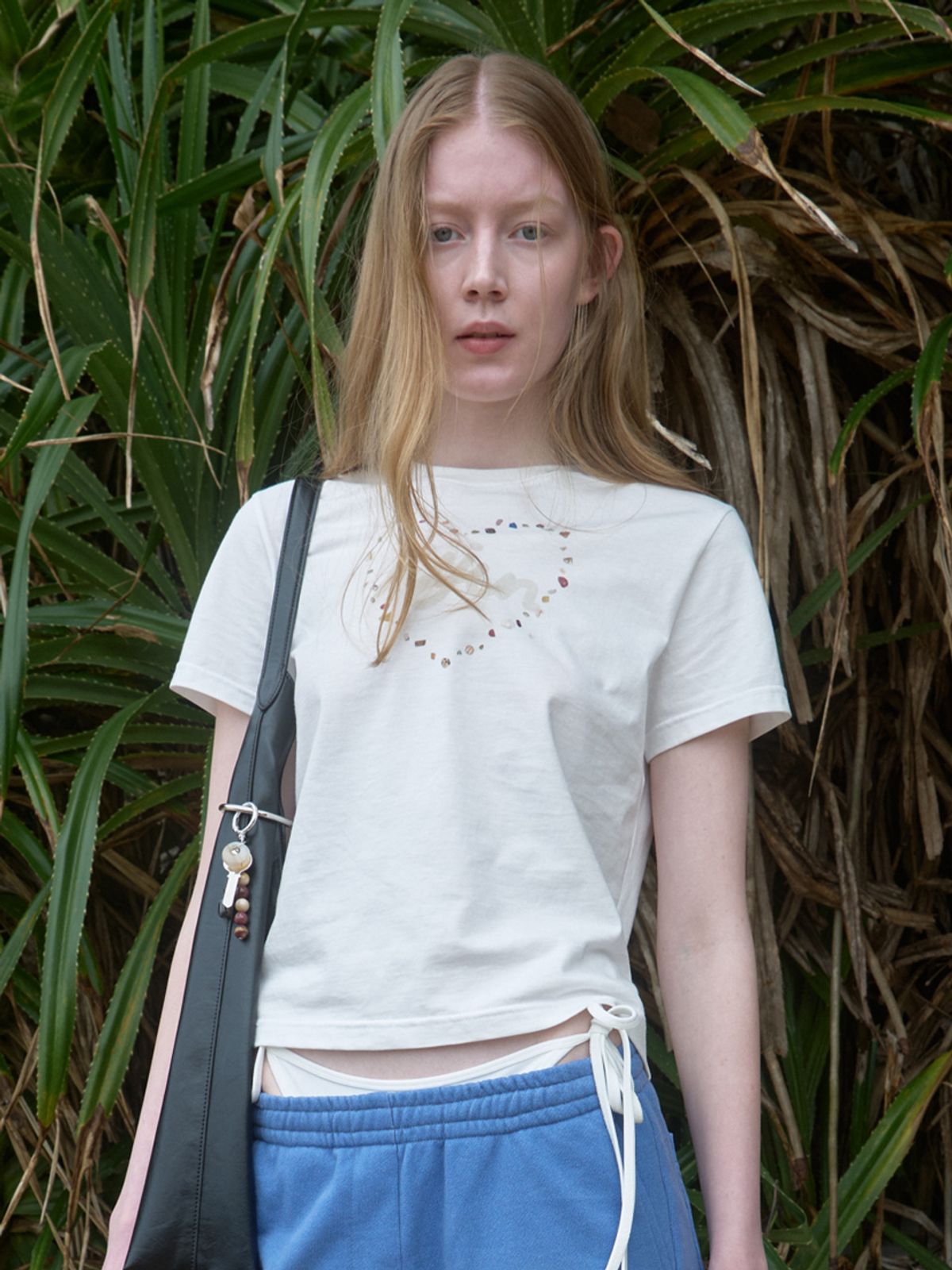 기준(KIJUN) Pebble Heart Tee Off-White