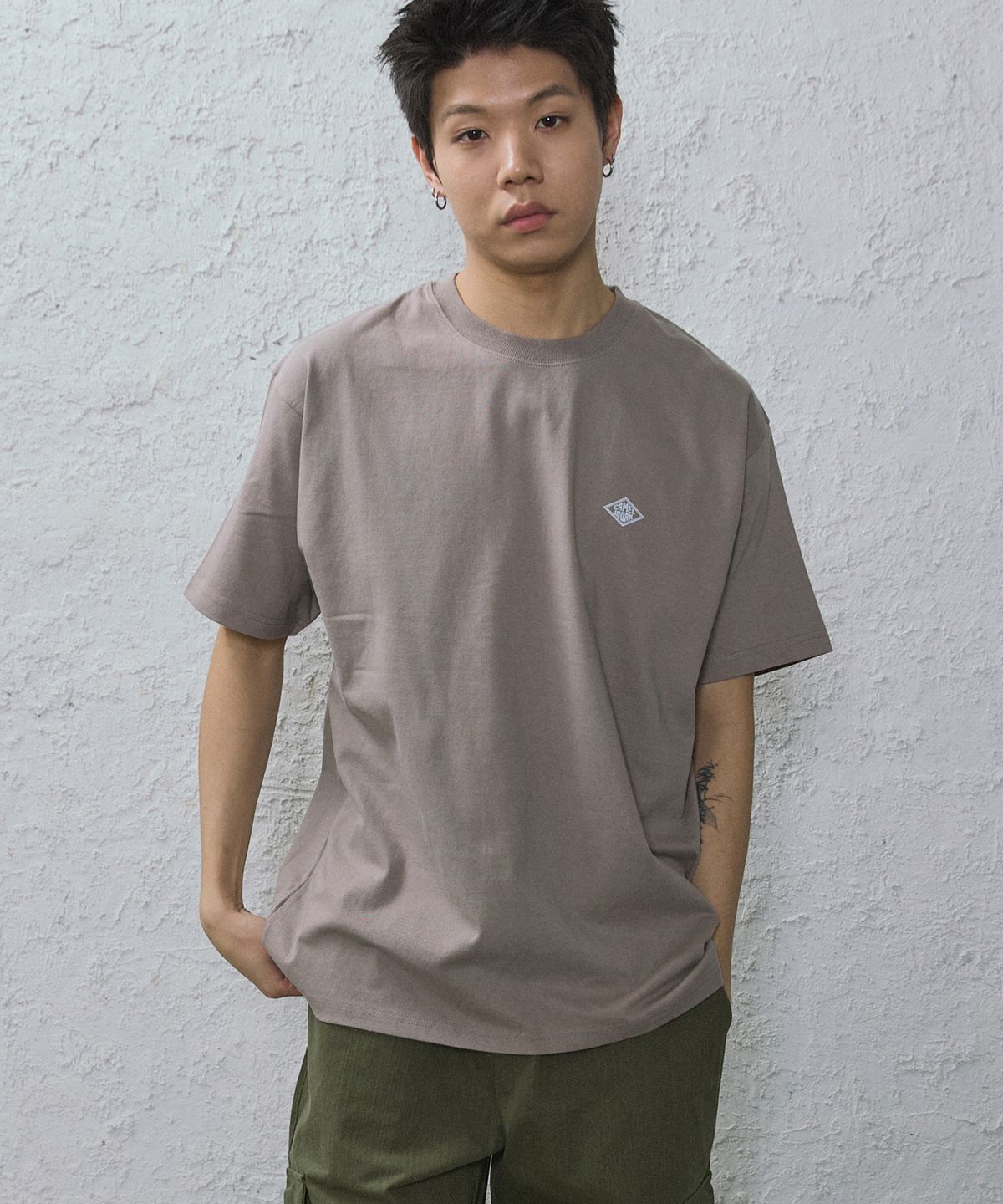 카멜워크(CAMEL WORK) 다이아 로고 반팔티셔츠(모카)