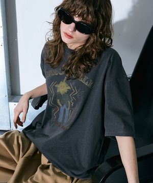 히어로 월드 피그먼트 반팔 티셔츠 차콜