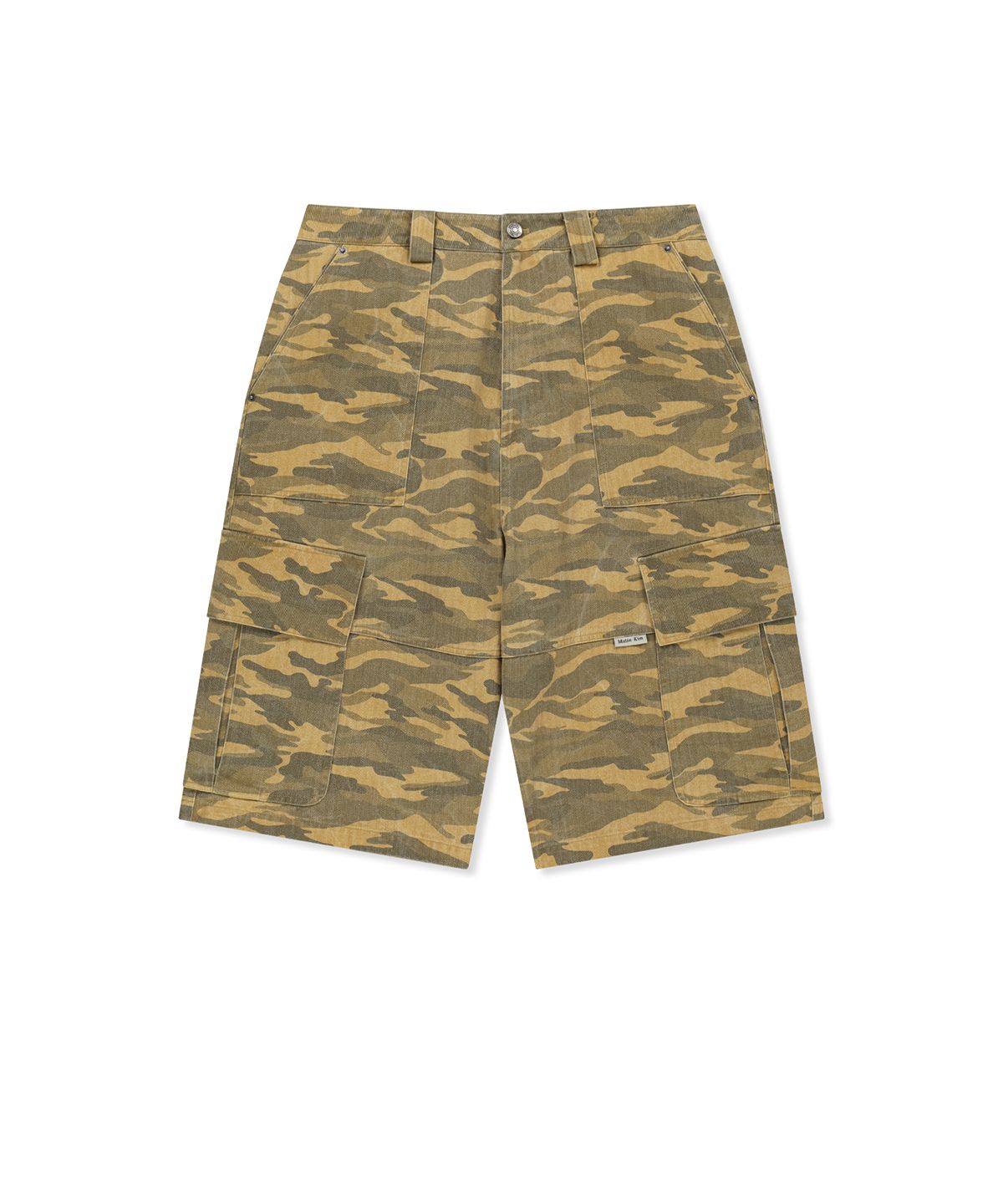 마뗑킴(MATIN KIM) CAMOUFLAGE CARGO BERMUDA PANTS FOR MEN IN CAMEL