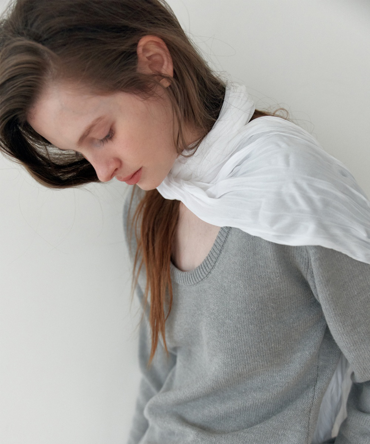 더 릴(THE LILLE) Clair U-Neck Knit_Gray