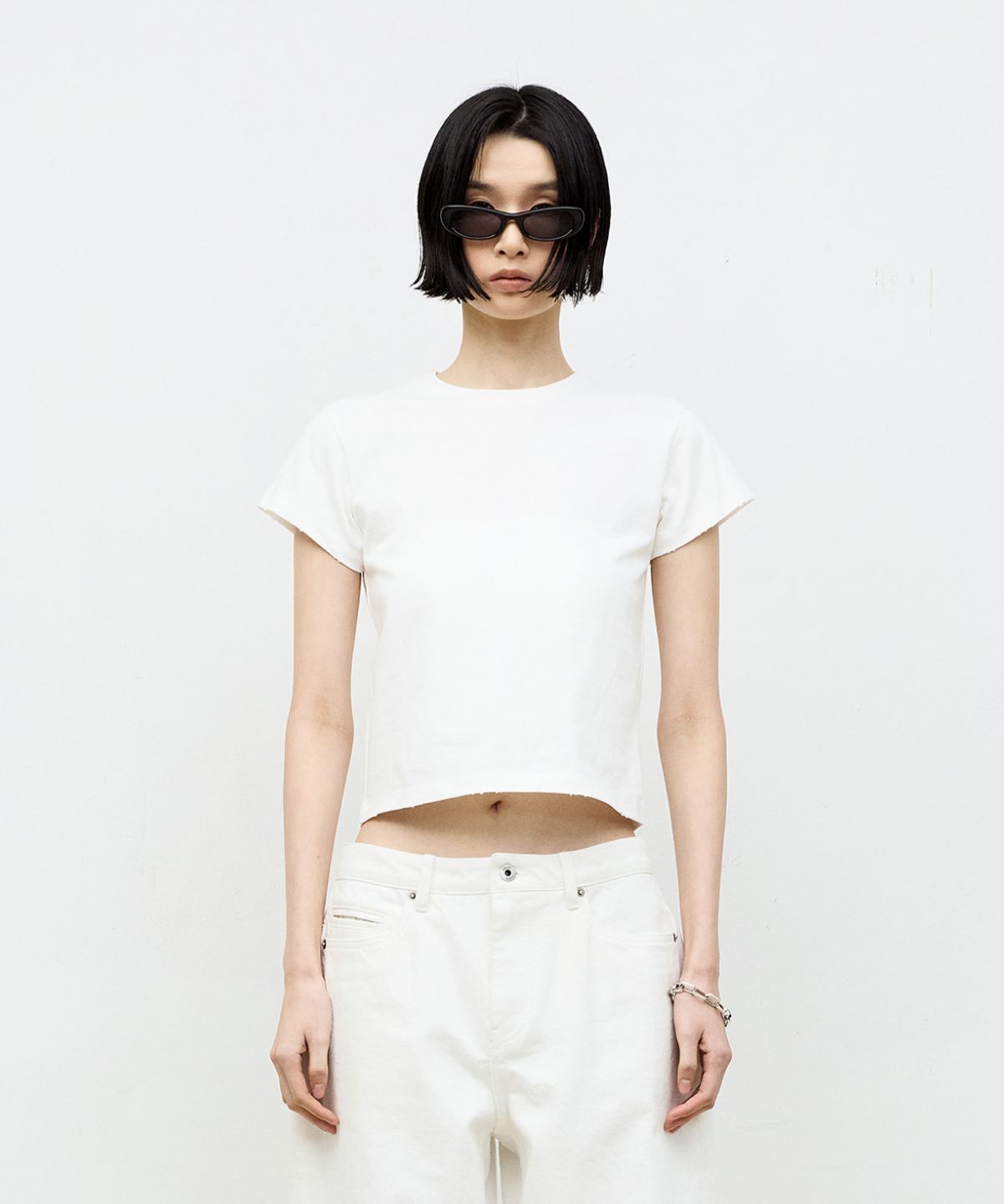 쿠어 우먼(COOR WOMEN) 데미지 포인트 티셔츠 (화이트)