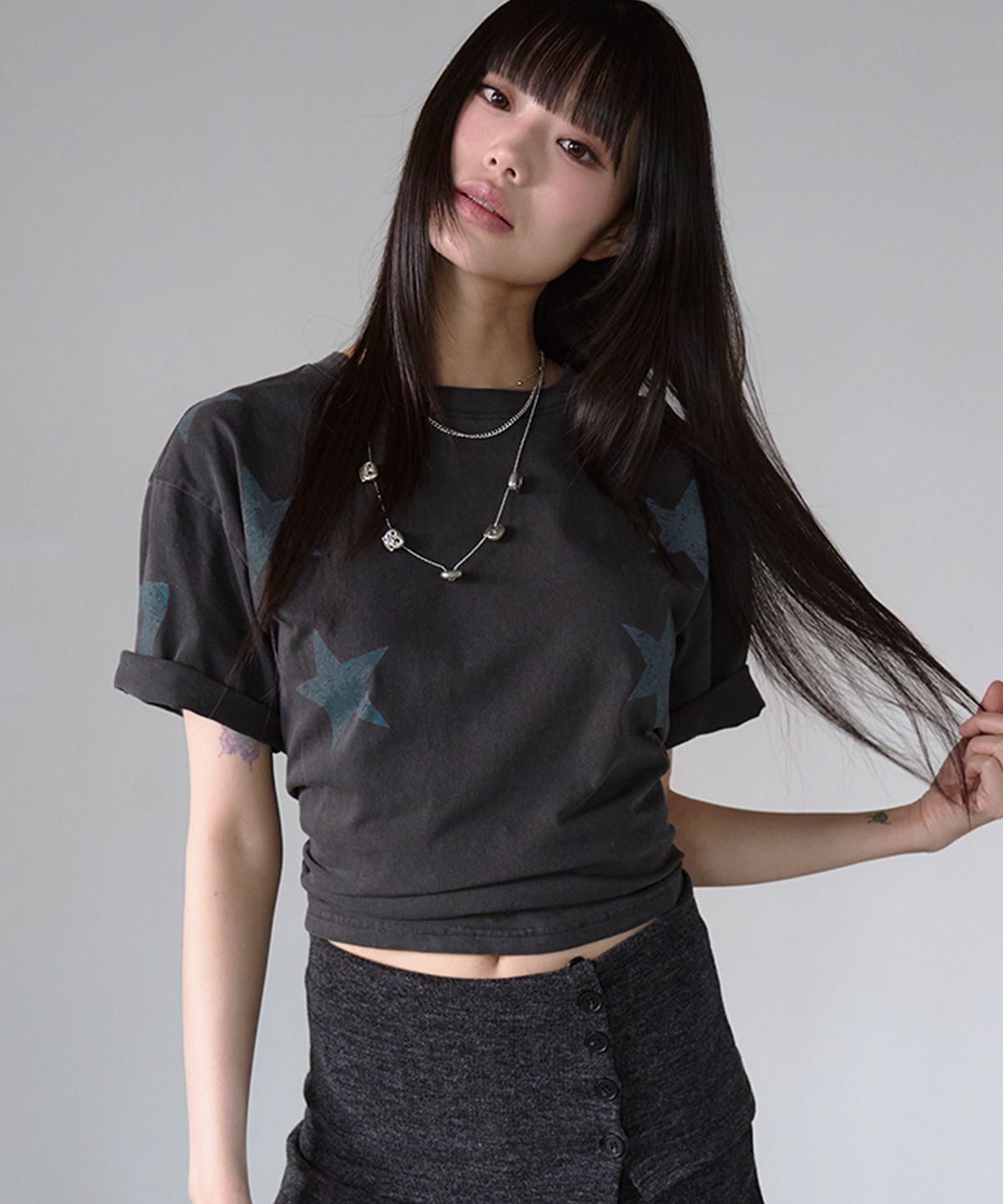 프렌다(PRENDA) THREE STAR PIGMENT SHORT SLEEVE BLACK