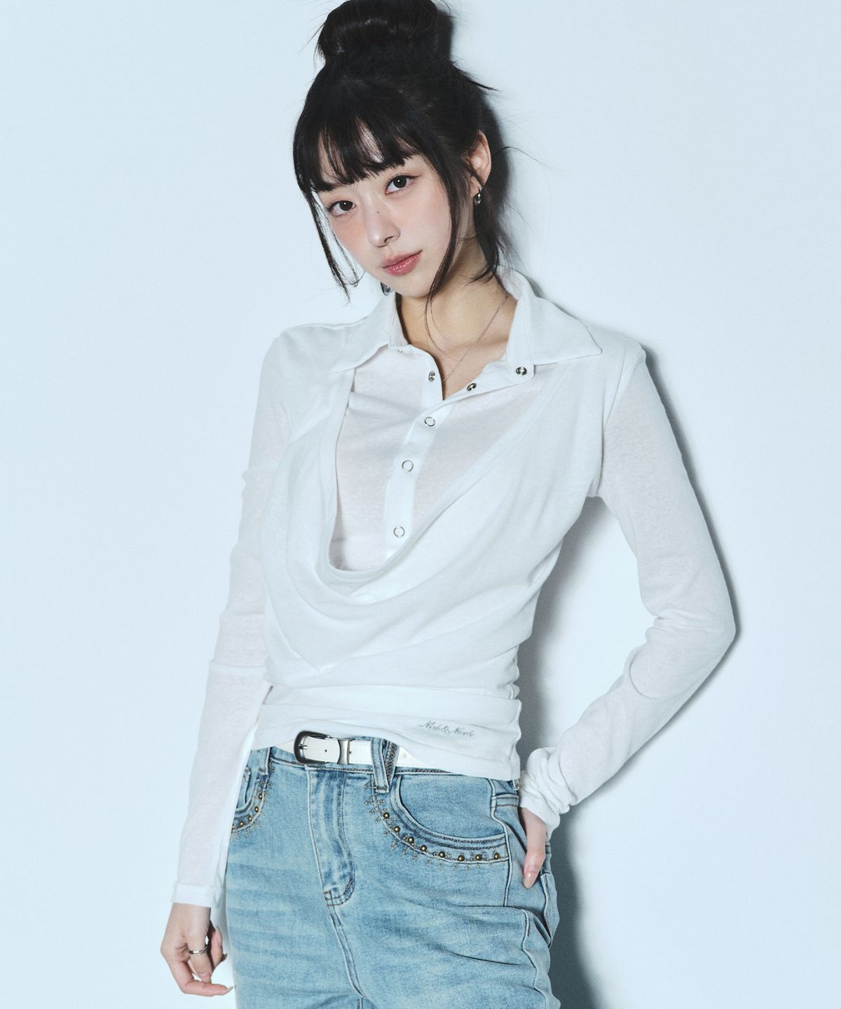 닉앤니콜(NICK&NICOLE) DRAPE COLLAR SLIM TOP_IVORY