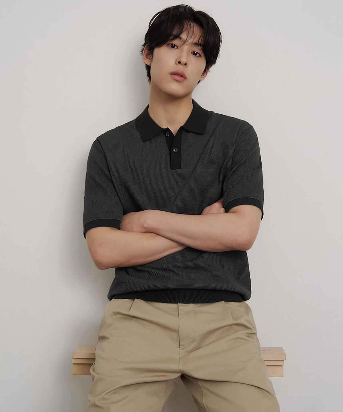 빈폴 멘(BEANPOLE MEN) 투톤 텍스쳐 칼라넥 니트  블랙