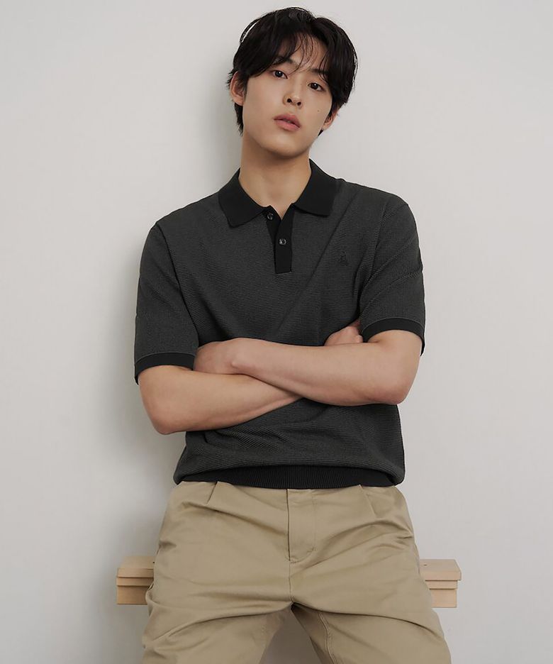 투톤 텍스쳐 칼라넥 니트  블랙