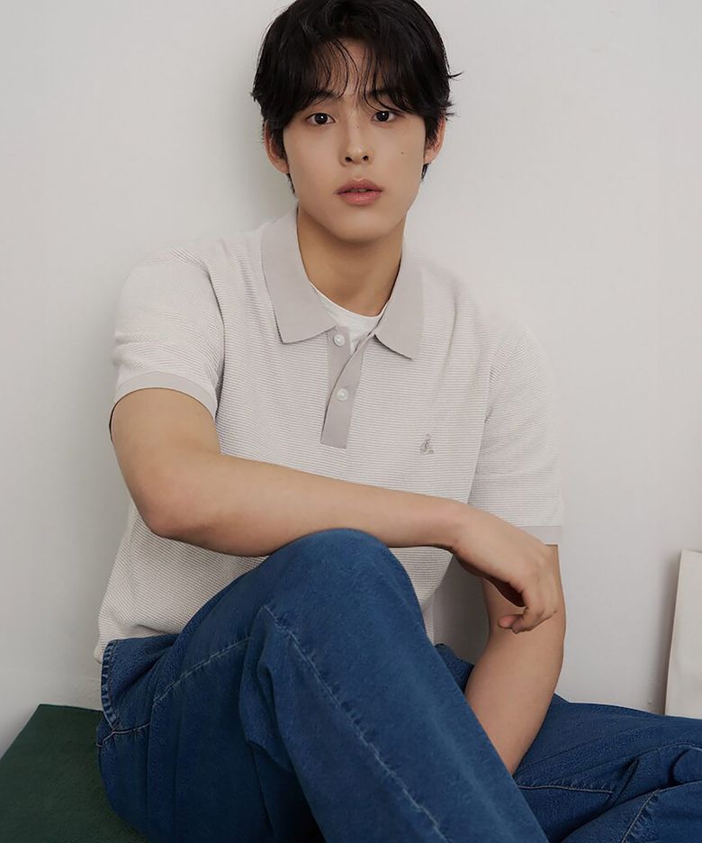 투톤 텍스쳐 칼라넥 니트  베이지