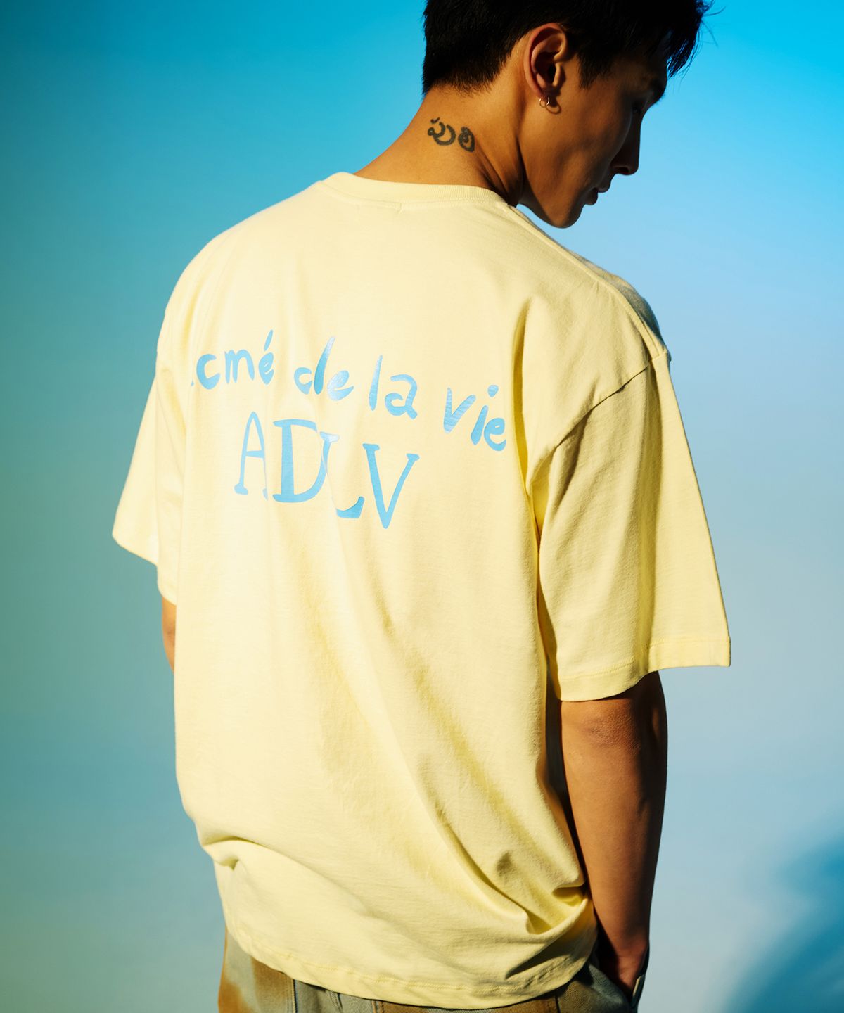 아크메드라비(ACME DE LA VIE) CURSIVE LOGO SHORT SLEEVE T-SHIRT