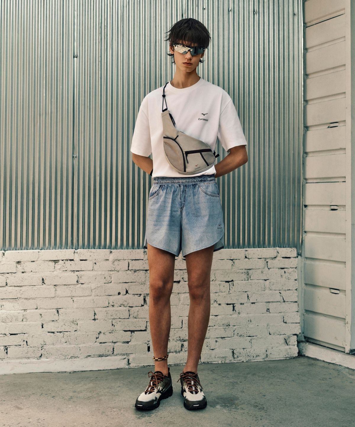 커버낫(COVERNAT) [커버낫 X 미즈노] 나일론 슬링백 베이지