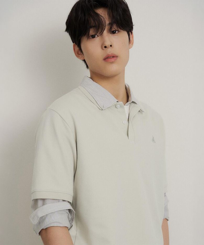 레이어드넥 텍스처 반소매 티셔츠  라이트 그린