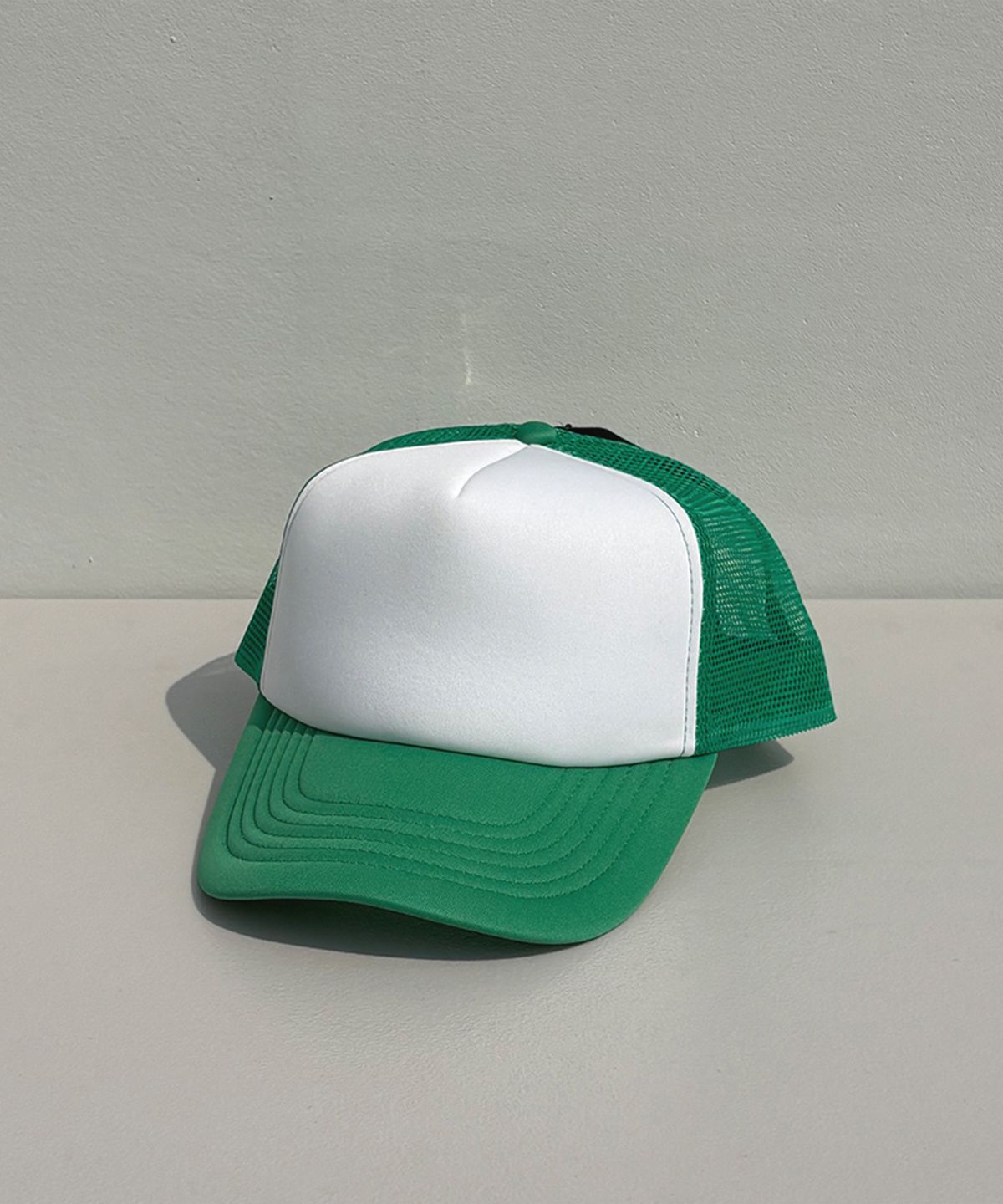 뉴해튼(NEWHATTAN) 폴리 메쉬캡 (white/kelly green)