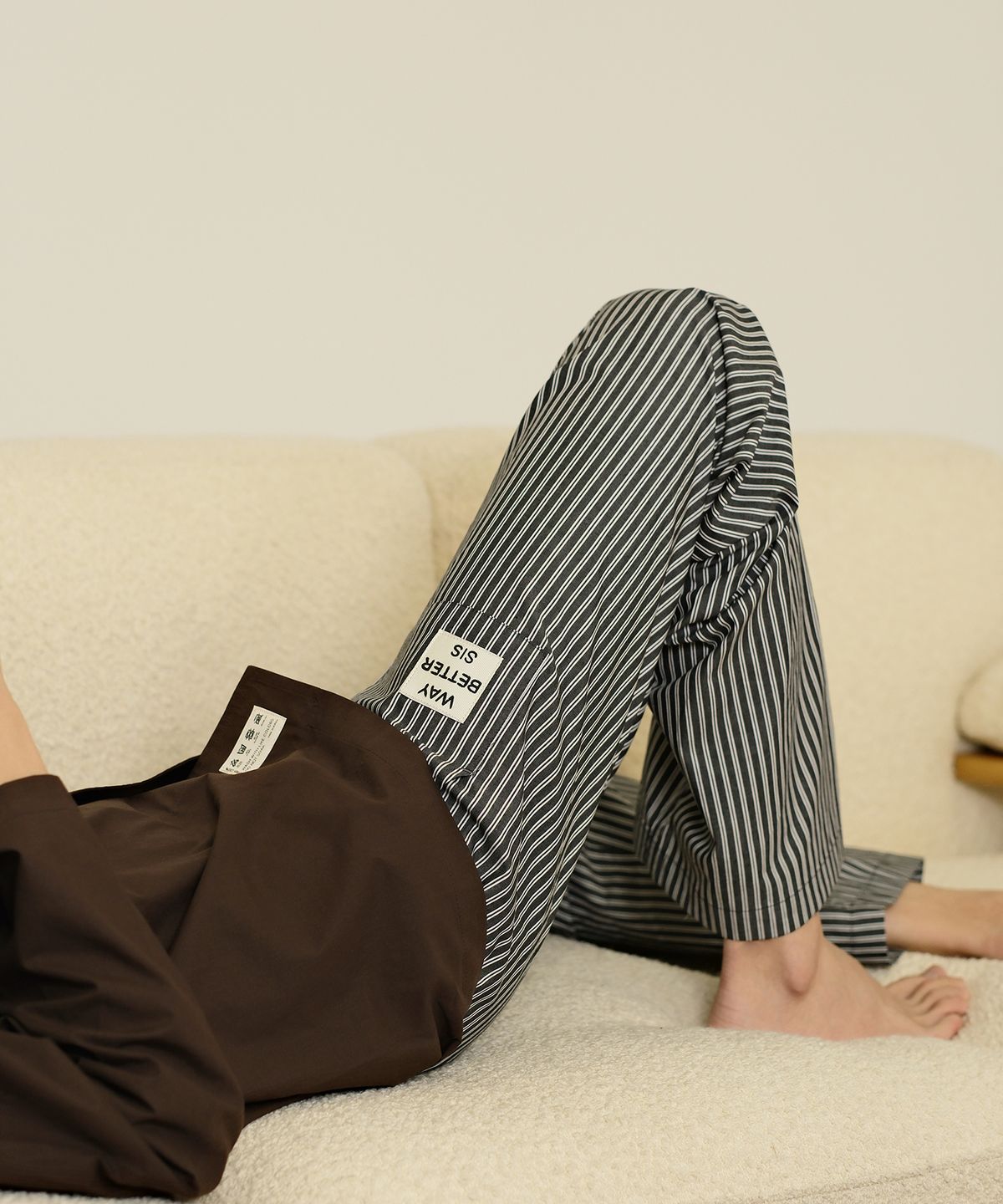 웨이베러시스(WAYBETTERSIS) Wearable Pants (DARK GREY)