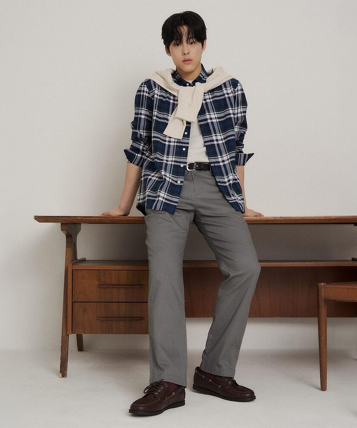 빈폴 멘(BEANPOLE MEN) 피그먼트 워싱 컴포트핏 치노 팬츠  그레이