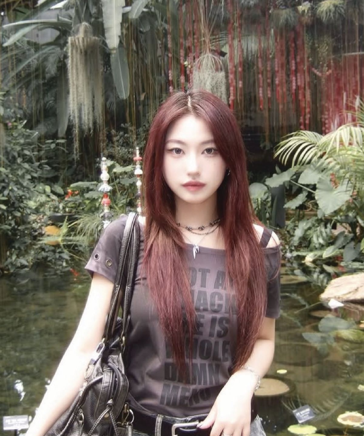 컷아웃(CUTOUT) 싱귤러 드롭 숄더 숏 슬리브-모카