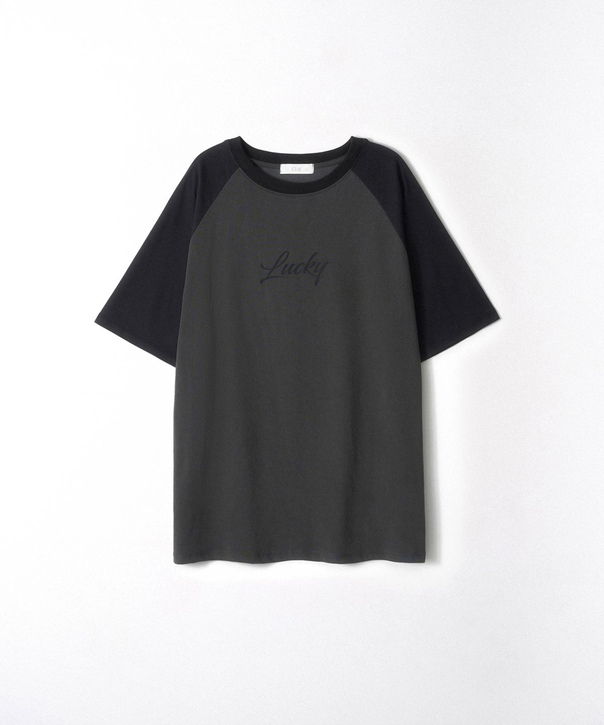 이지오(EZIO) Lucky T-shirt_Charcoal