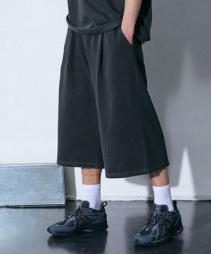 원턱 8부 스웨트 피그먼트 버뮤다 팬츠 차콜