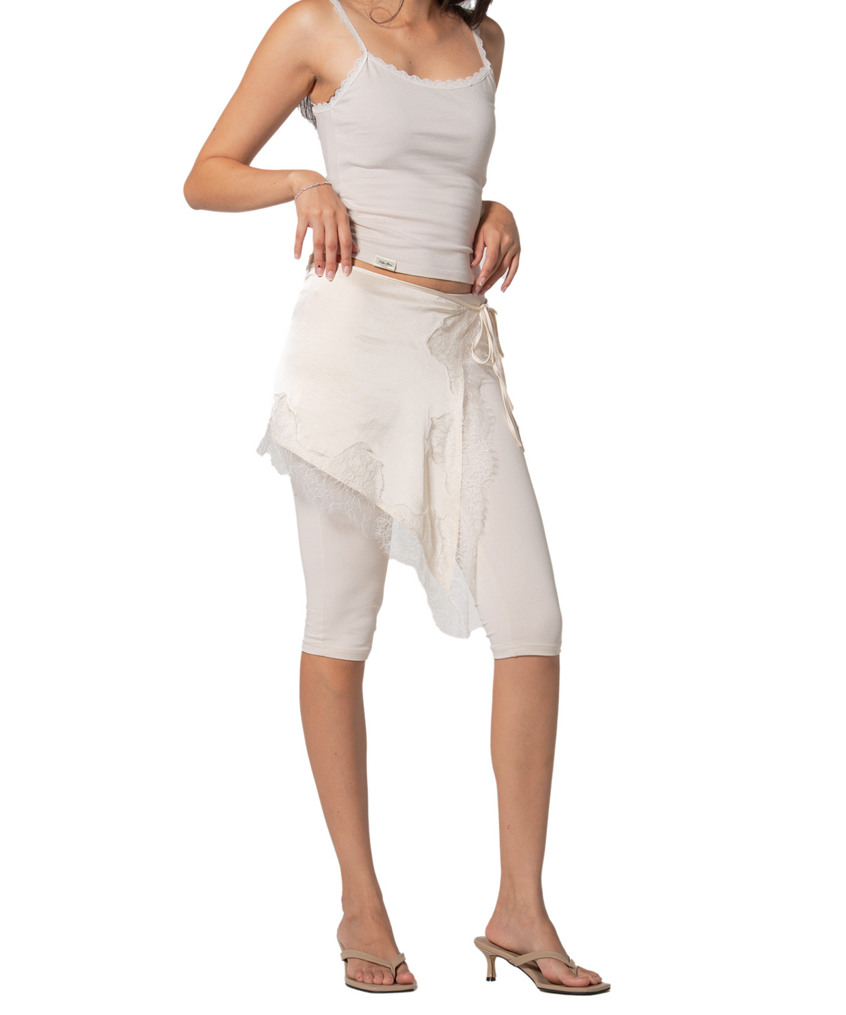 피프트 에일리어스(FIFTHALIAS) Satin lace waist wrap Cream