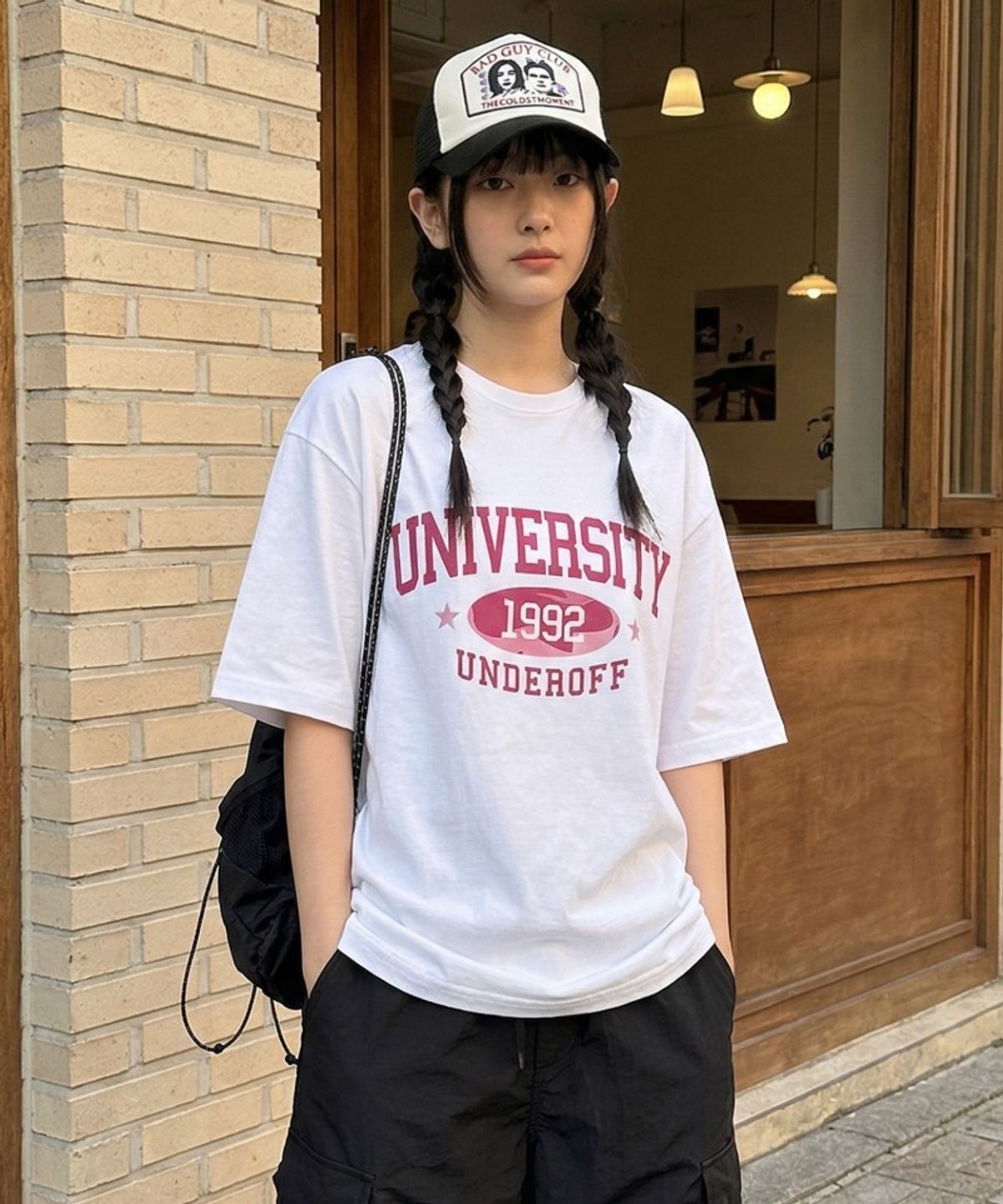 언더오프(UNDEROFF) 오버핏 크루넥 유니버시티카모 반팔 티셔츠 화이트핑크