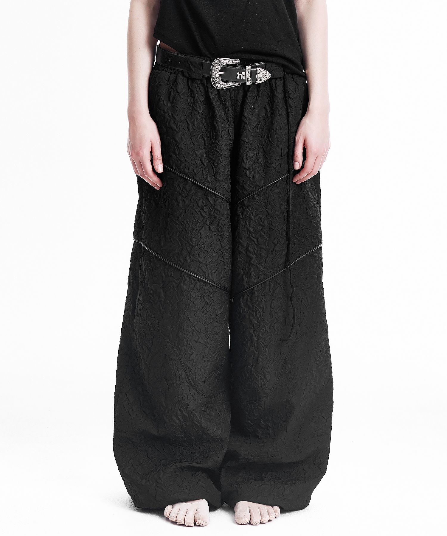 [YOUHEEXOTZ] STAR PATTERN LAYERED BANDING TRACK PANTS_GREY source detail 75