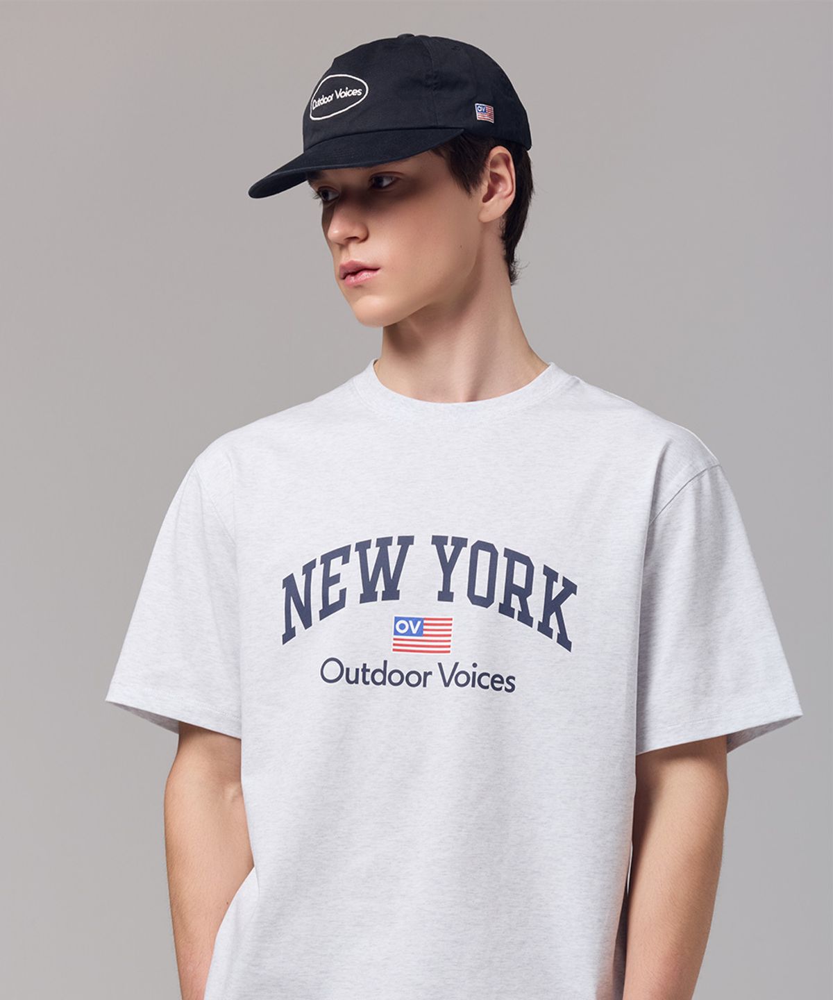 아웃도어 보이스(OUTDOOR VOICES) AirCorePro™ NY ARCH LOGO TEE (LIGHT HEATHER GRAY)