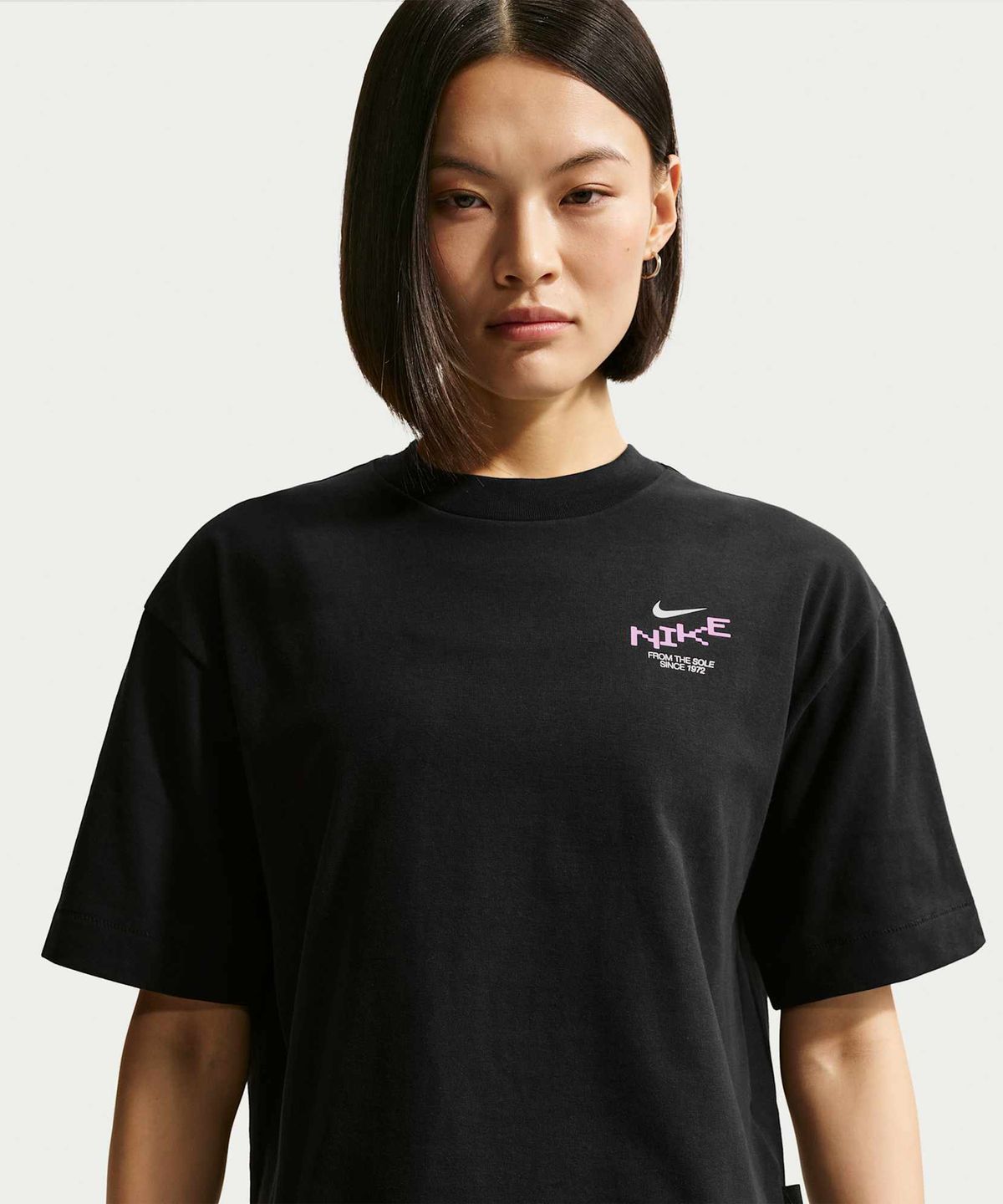 나이키(NIKE) 스포츠웨어 오버사이즈 미드 크롭 티셔츠 W - 블랙 / IV3241-010
