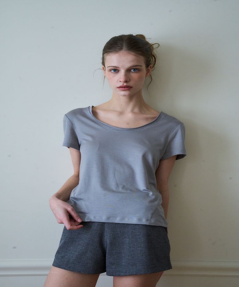CURVED LINE RAW EDGE TEE (GREY)