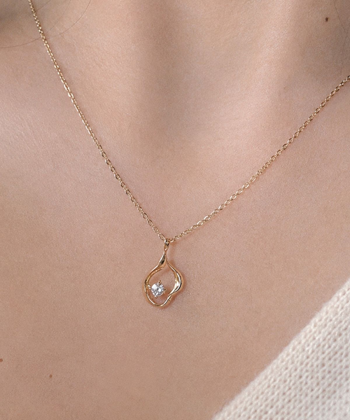 러비앤비(LOVEENB) [14K gold] 웨이비 물방울 목걸이