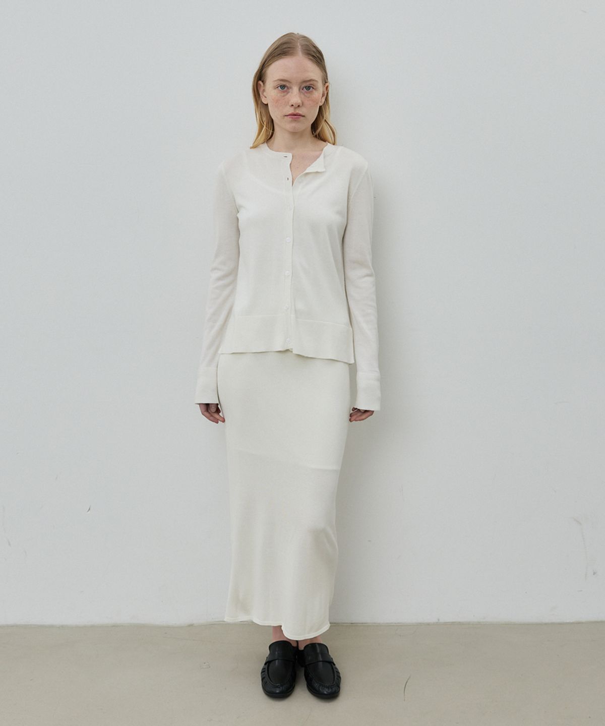 모헤(MOHAE) Sleek knit skirt _ white