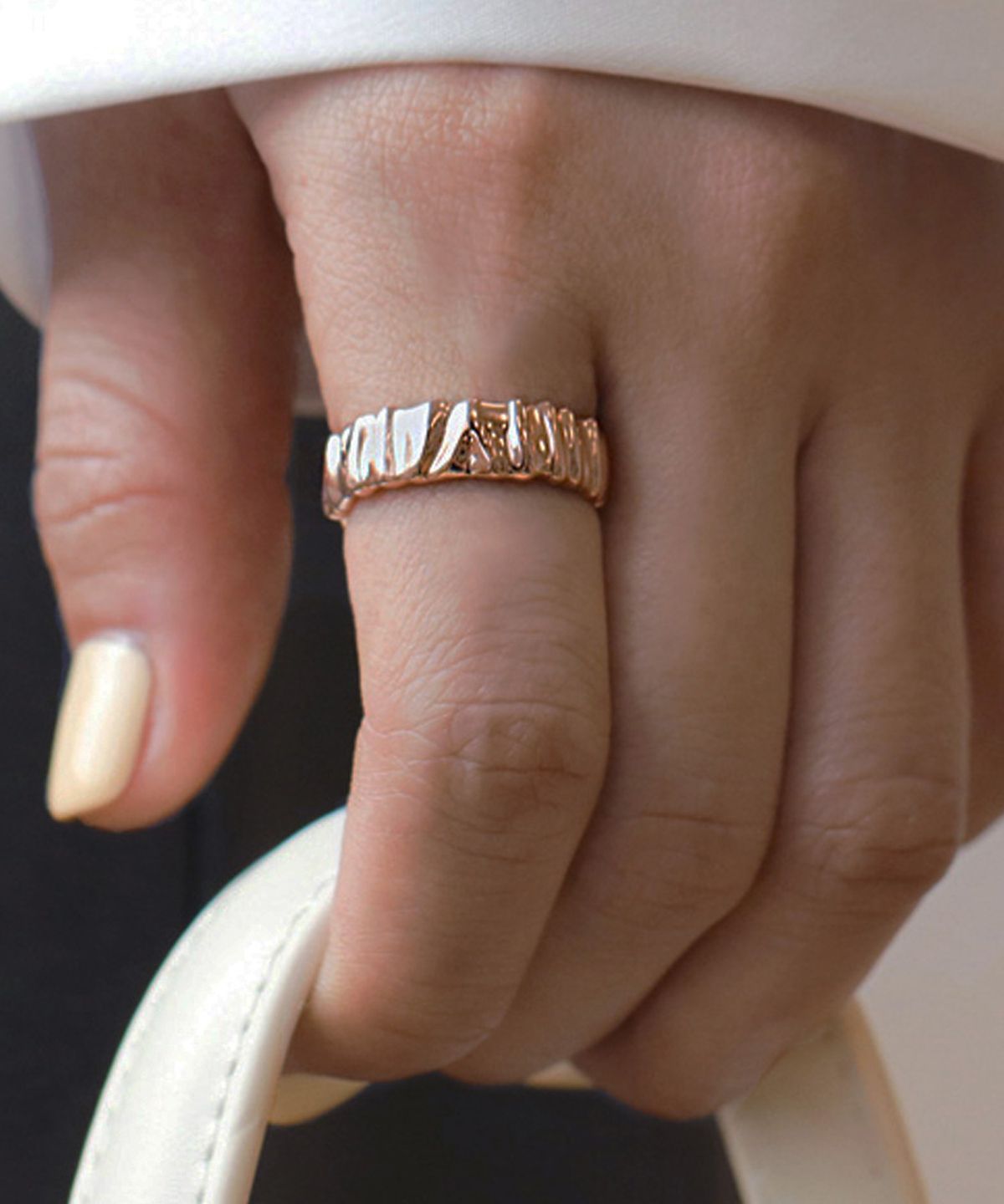 러비앤비(LOVEENB) [14K gold] 멜팅 크림 볼륨 반지