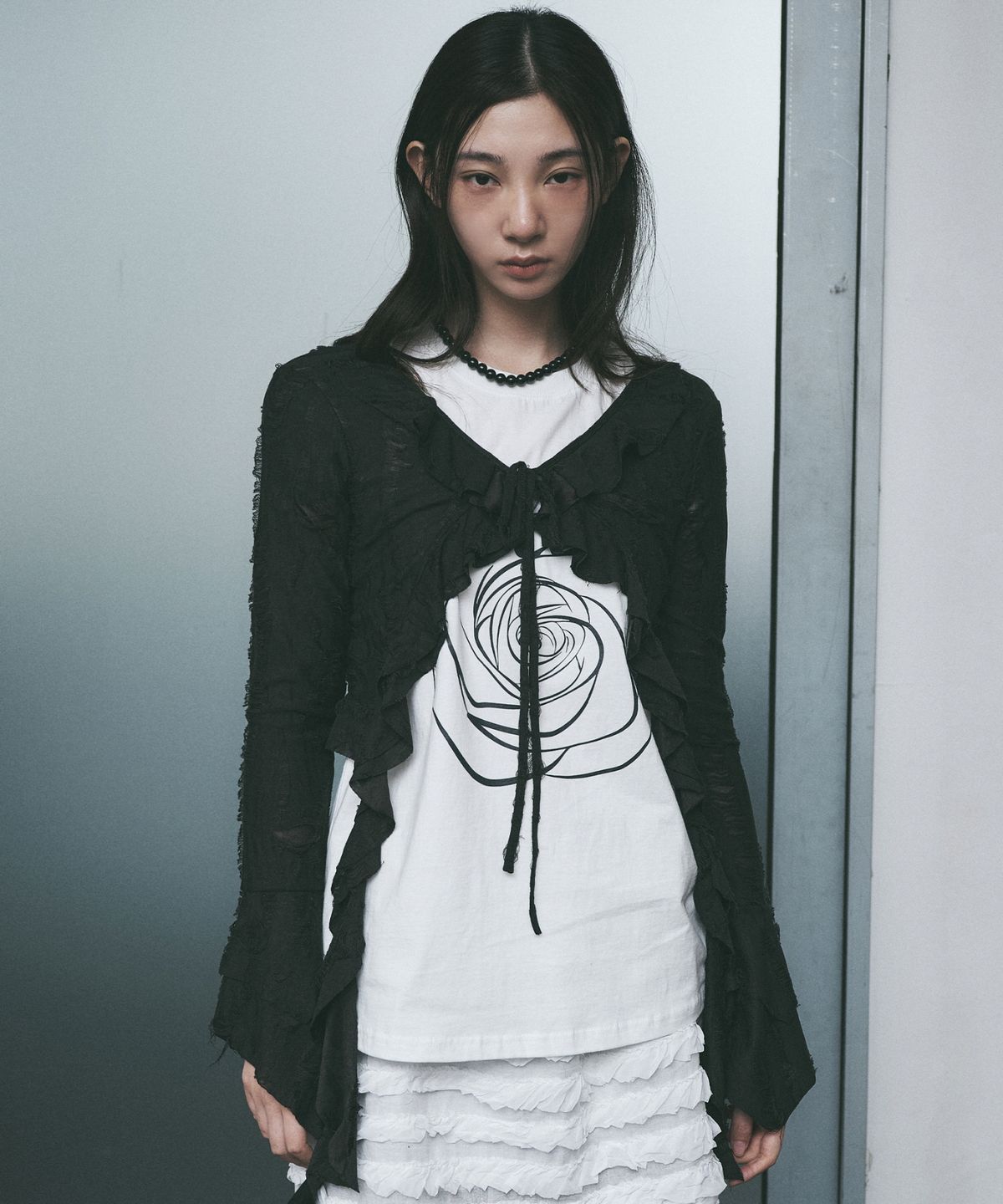 닉앤니콜(NICK&NICOLE) DISTRESSED RUFFLE TIE CARDIGAN_BLACK